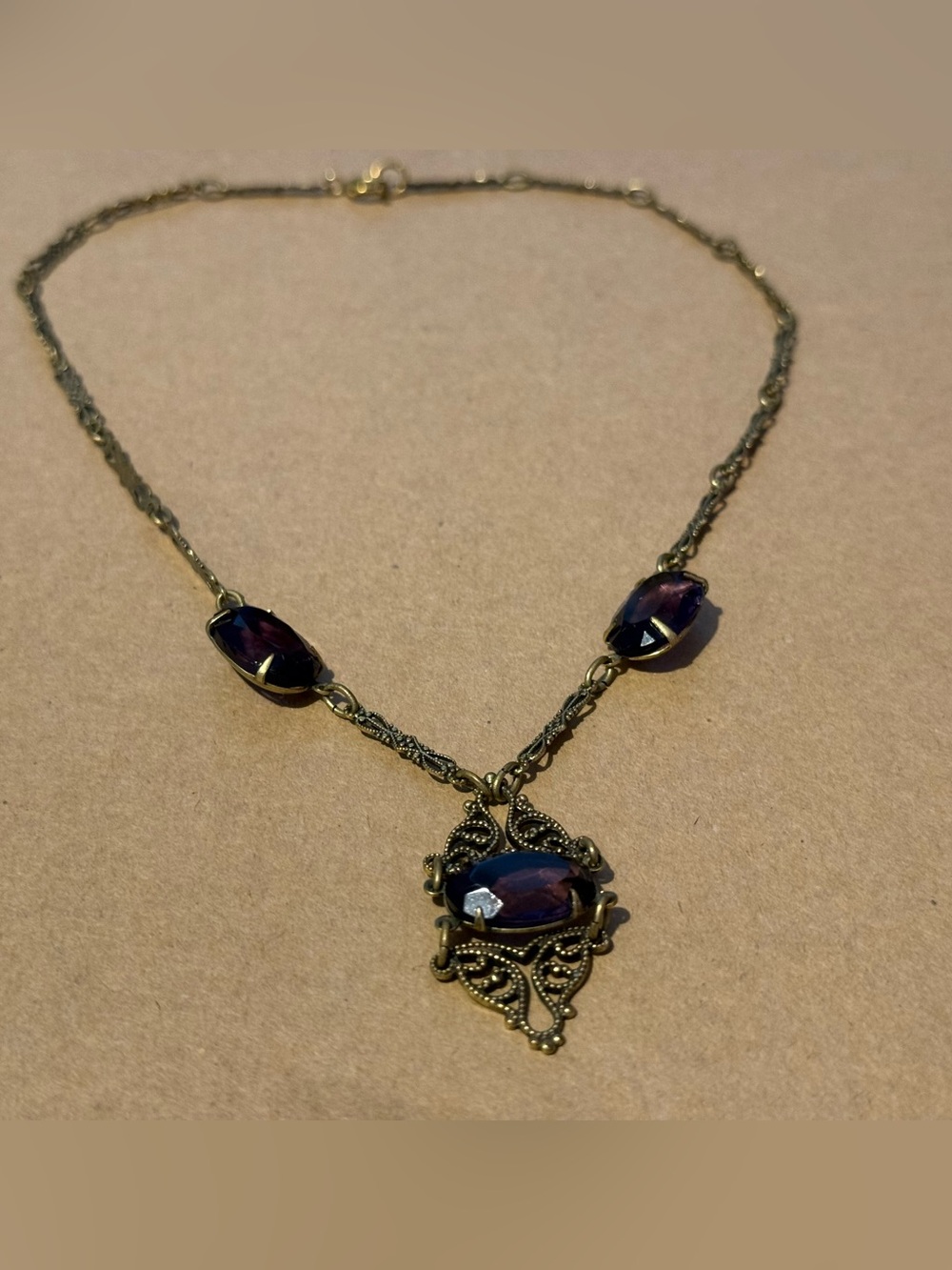 Vintage Art Deco /Victorian Purple Glass Pendant Necklace - Unbranded